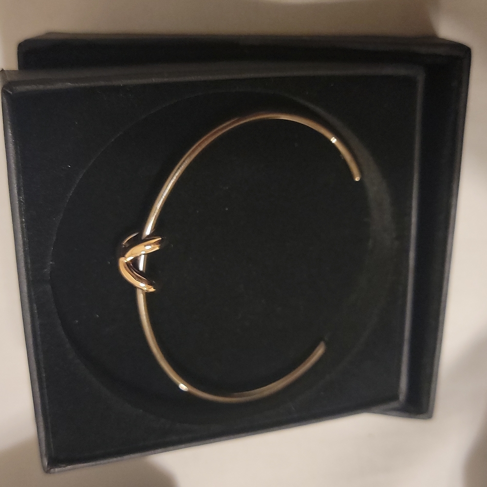MVMT bracelet